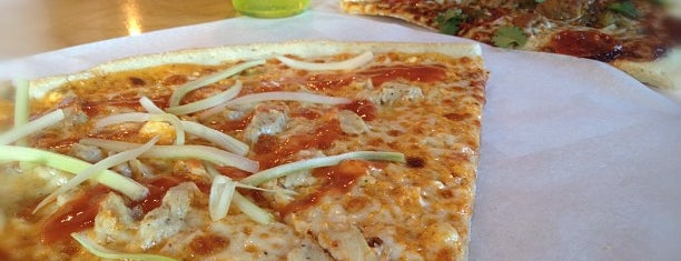 SLAB pizza is one of Orte, die Todd gefallen.