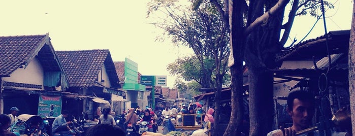 Pasar Peterongan is one of HOP SIDOARJO.