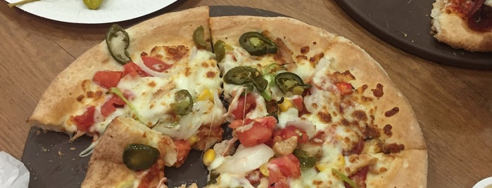 Papa John's Pizza is one of Posti che sono piaciuti a Mehmet Nadir.