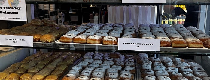 Doe Donuts is one of Lugares favoritos de Jim.
