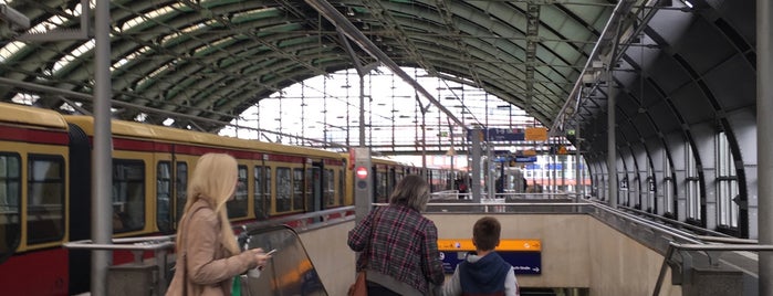 Восточный вокзал Берлина is one of Galina: сохраненные места.