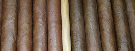 Havana Cigar Exchange is one of Locais curtidos por Derrick.