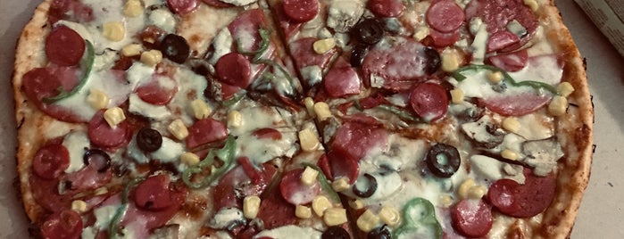 Milano's Pizza is one of Lieux qui ont plu à Gulin.