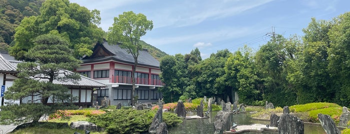 蓬莱の庭 is one of Mirei Shigemori 重森三玲.
