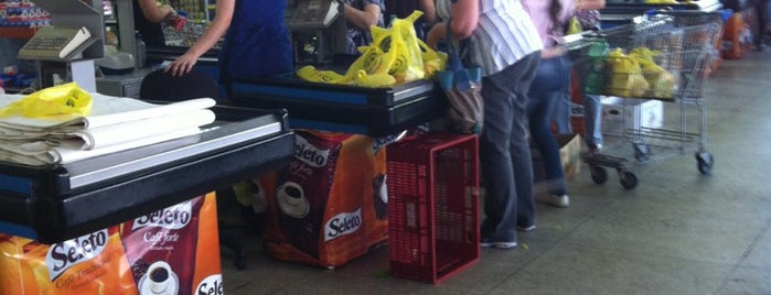 Líder Supermercado is one of Lugares mais frequentados.