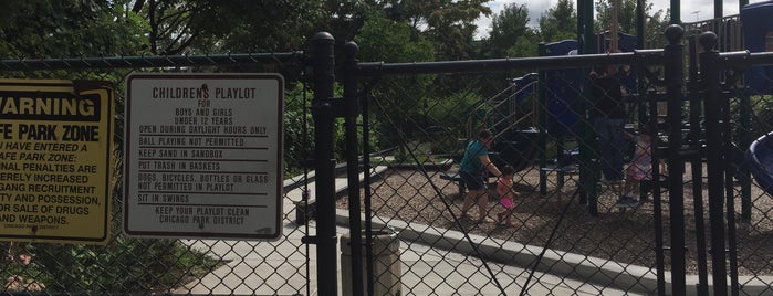 Lunt Playlot Park is one of Community Gardens in the Parks!.