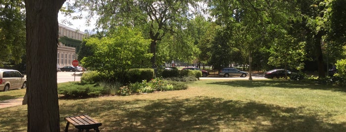 Thorndale Community Garden is one of Lieux qui ont plu à Joel.