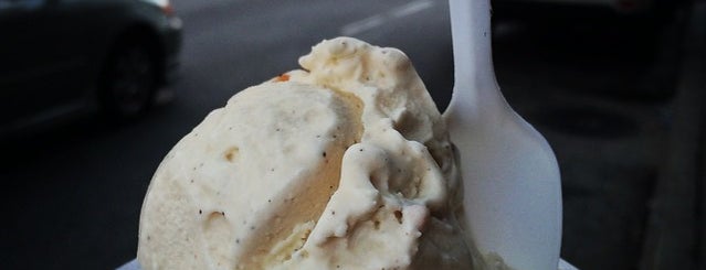 Morgenstern's Finest Ice Cream is one of Tempat yang Disukai Elizabeth.