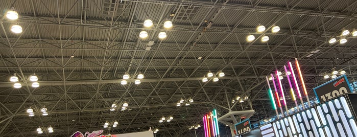 New York Comic Con is one of Timさんのお気に入りスポット.
