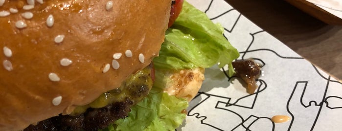 8Cuts Burger Blends is one of Tempat yang Disukai Shank.