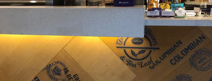 The Coffee Bean & Tea Leaf is one of Lugares favoritos de Gīn.
