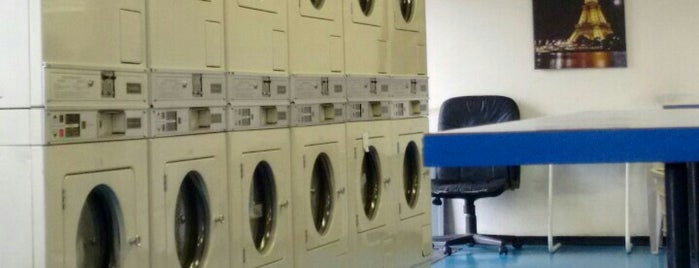 Bluebird Coin Laundry is one of Tidbits Burnaby.