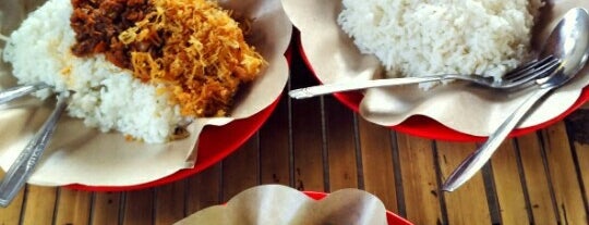 Nasi Balap Puyung Inak Esun is one of mikaさんのお気に入りスポット.