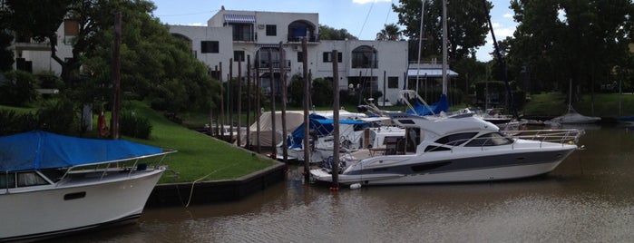 Boating Club is one of Lieux qui ont plu à Chloé.