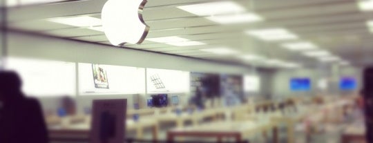 Apple Metrocentre is one of Sandro : понравившиеся места.