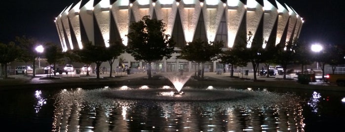 Hampton Coliseum is one of Tempat yang Disukai Swen.