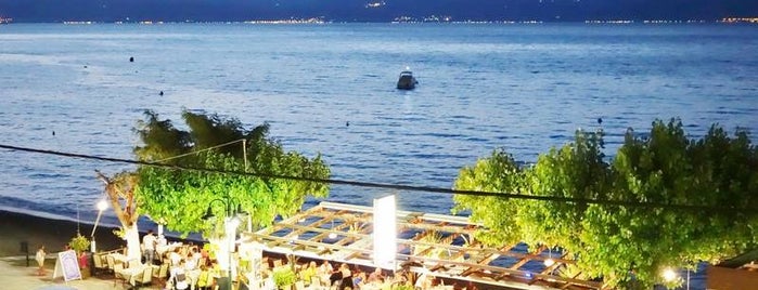 Abona Seaside Restaurant is one of Tempat yang Disukai Apostolos.