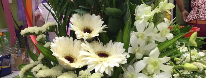 Maple Flower Bouquet is one of Worldbiz'in Beğendiği Mekanlar.