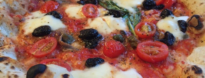 Pizzeria Via Mercanti is one of Locais curtidos por Worldbiz.