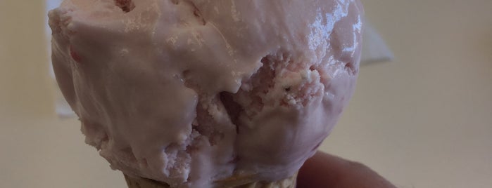 Baskin-Robbins is one of The 15 Best Places for Butter Sauce in Sacramento.