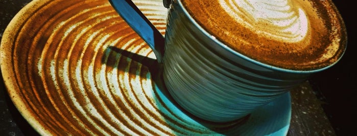 Carmelo Coffee is one of Orte, die Korhan gefallen.
