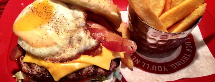 Red Robin Gourmet Burgers and Brews is one of Lugares favoritos de Melinda.