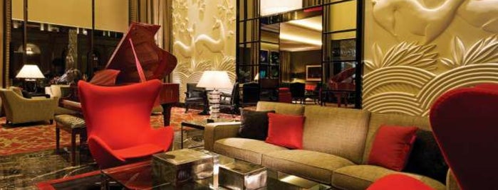 Four Seasons Hotel is one of Montréalさんの保存済みスポット.