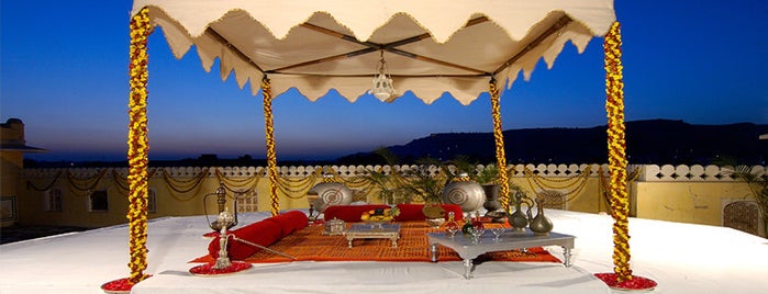 Hotel Raj Palace is one of 🕊 Fondation'un Beğendiği Mekanlar.