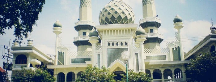 Masjid Agung Jami' Malang is one of Tempat Bersejarah di Kota Malang Raya.