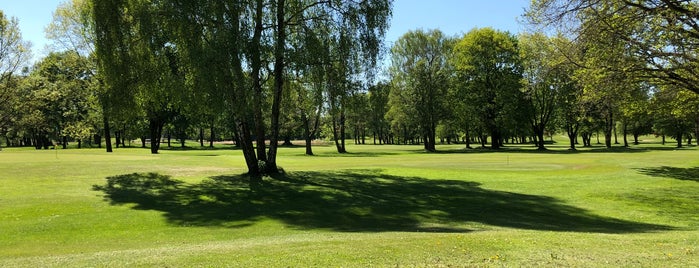 Golf-Club auf der Wendlohe e.V. is one of Tempat yang Disukai Antonia.