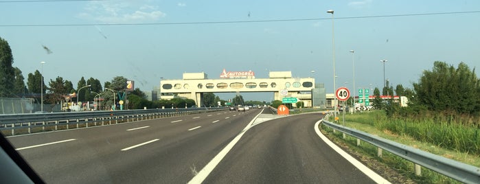 Area di Servizio Bidirezionale Limenella is one of A4 Autostrada Torino - Trieste.