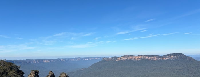 The Three Sisters is one of Leura / Bilpin.