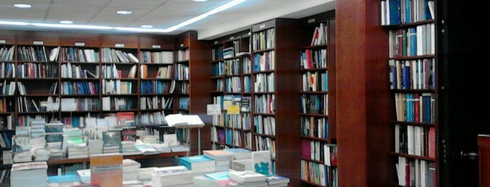 Politeia Bookstore is one of Tempat yang Disukai Vangelis.