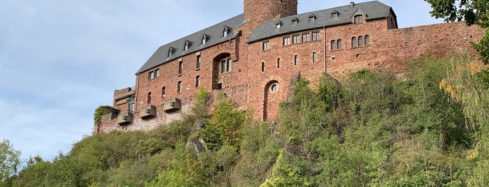 Burg Hengebach is one of Posti che sono piaciuti a John.