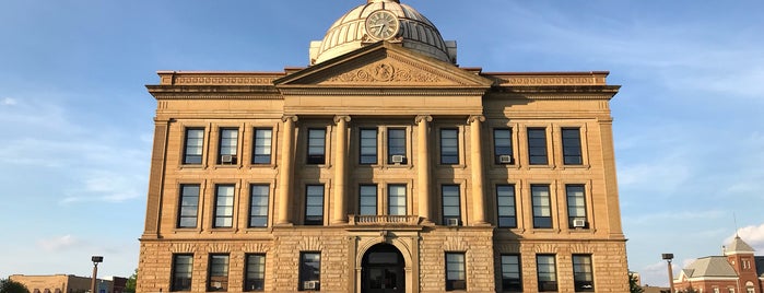 Logan County Courthouse is one of Lincoln 1.