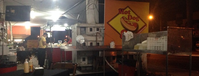 Hot Dog 85 is one of Tempat yang Disukai Grackelly.