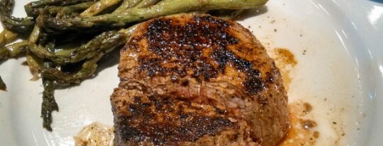 LongHorn Steakhouse is one of Brandiさんのお気に入りスポット.