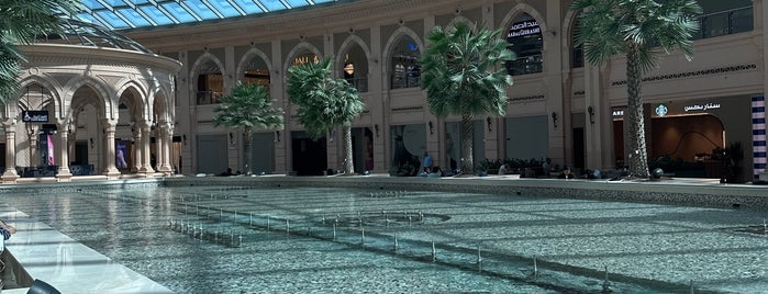 Mirqab Mall is one of Locais curtidos por Feridun.