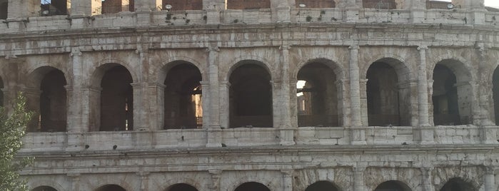 Colosseo is one of Tempat yang Disukai Manu.