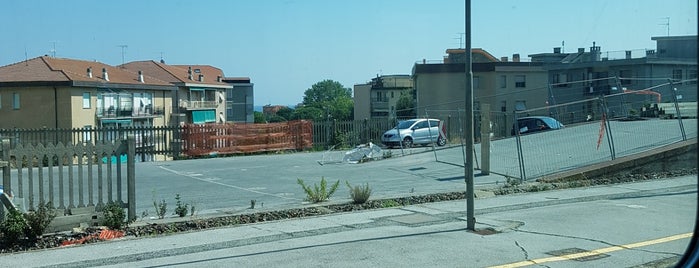 Stazione Spotorno-Noli is one of สถานที่ที่ Елизавета ถูกใจ.