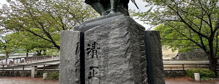 Kato Kiyomasa's statue is one of 2011.12 Kumamoto.