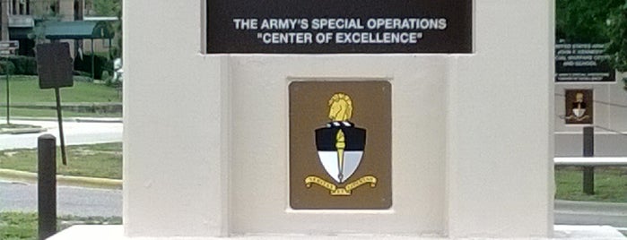 JFK Special Warfare Center And School is one of Orte, die Brian gefallen.