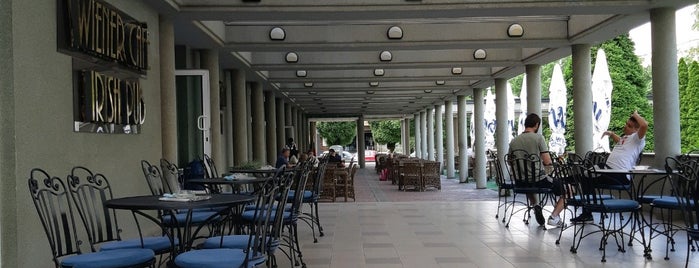 Sevlievo Plaza Hotel is one of Hometown.