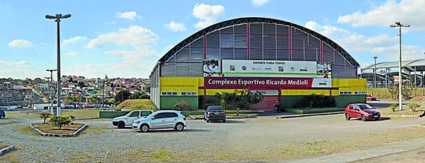 Poliesportivo Riccardo Medioli is one of Praças.