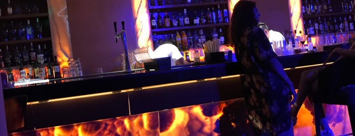 Lobby Bar is one of Kimmieさんの保存済みスポット.