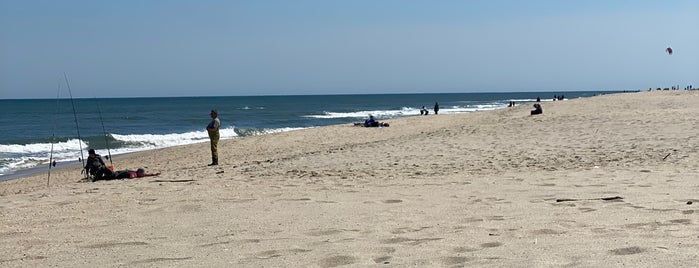 Highlands Beach is one of Lizzieさんの保存済みスポット.