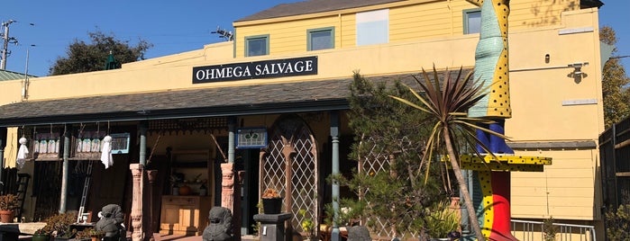 Ohmega Salvage is one of Leslie : понравившиеся места.