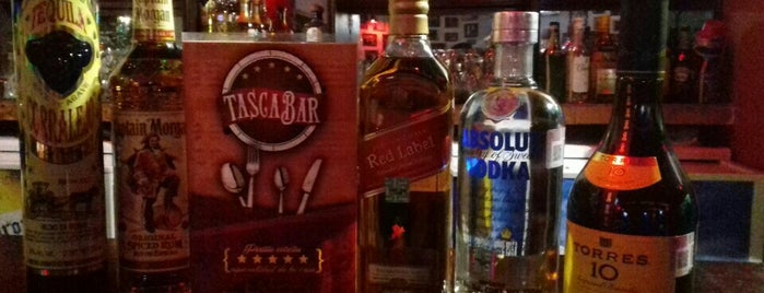 Tasca Bar is one of Tempat yang Disukai Pepe.