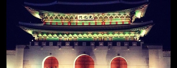 光化門(クァンファムン) is one of 조선왕궁 / Royal Palaces of the Joseon Dynasty.