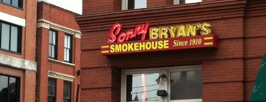 Sonny Bryan's Smokehouse is one of Lieux qui ont plu à Jason.